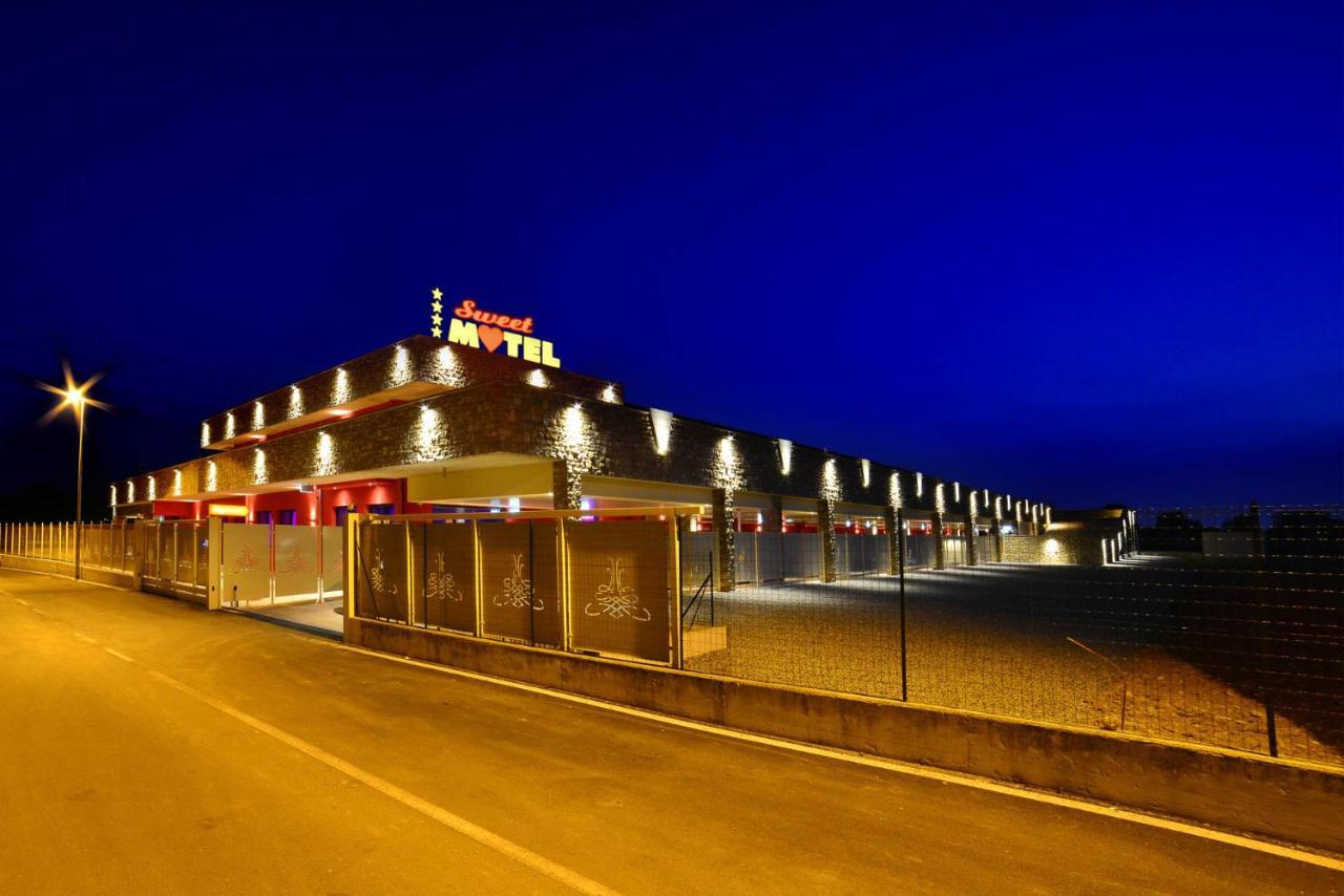Sweet Motel Verdello Exterior photo